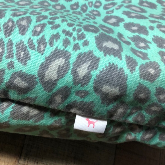 Victoria’s Secret PINK Leopard Print canvas travel laundry bag RARE - Picture 5 of 13